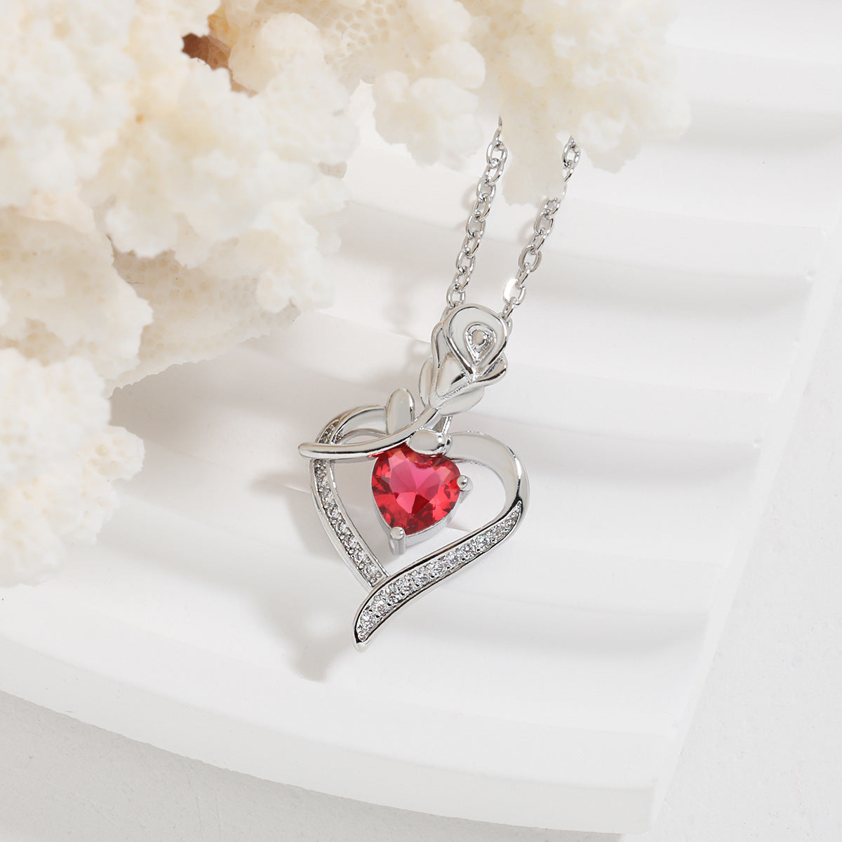 Rose Heart-shaped Necklace With Rhinestones Fashion